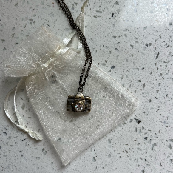 Jewelry - Vintage Camera Pendant Necklace